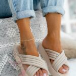 Klapki na platformie Madam Iksi beżowe