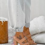 Klapki skórzane Madam Cames beżowe