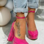 Czółenka lakierowane na słupku Madam Guees fuksja