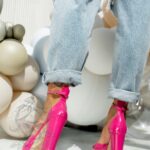 Czółenka lakierowane na słupku Madam Guees fuksja