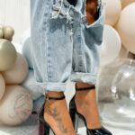 Czółenka lakierowane na słupku Madam Guees czarne