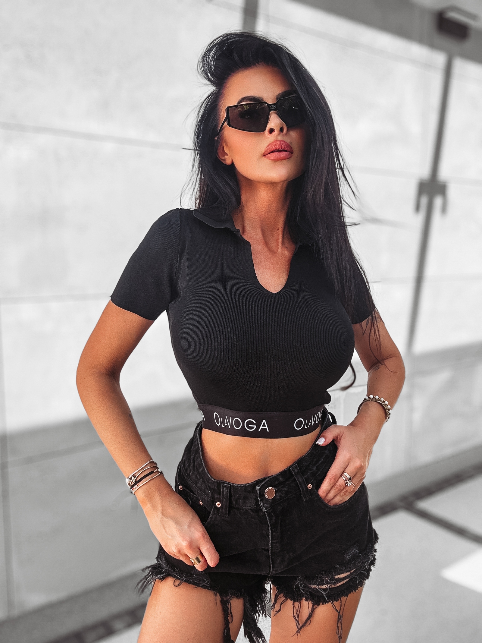 Bluzka crop top Lavish Ola Voga czarna
