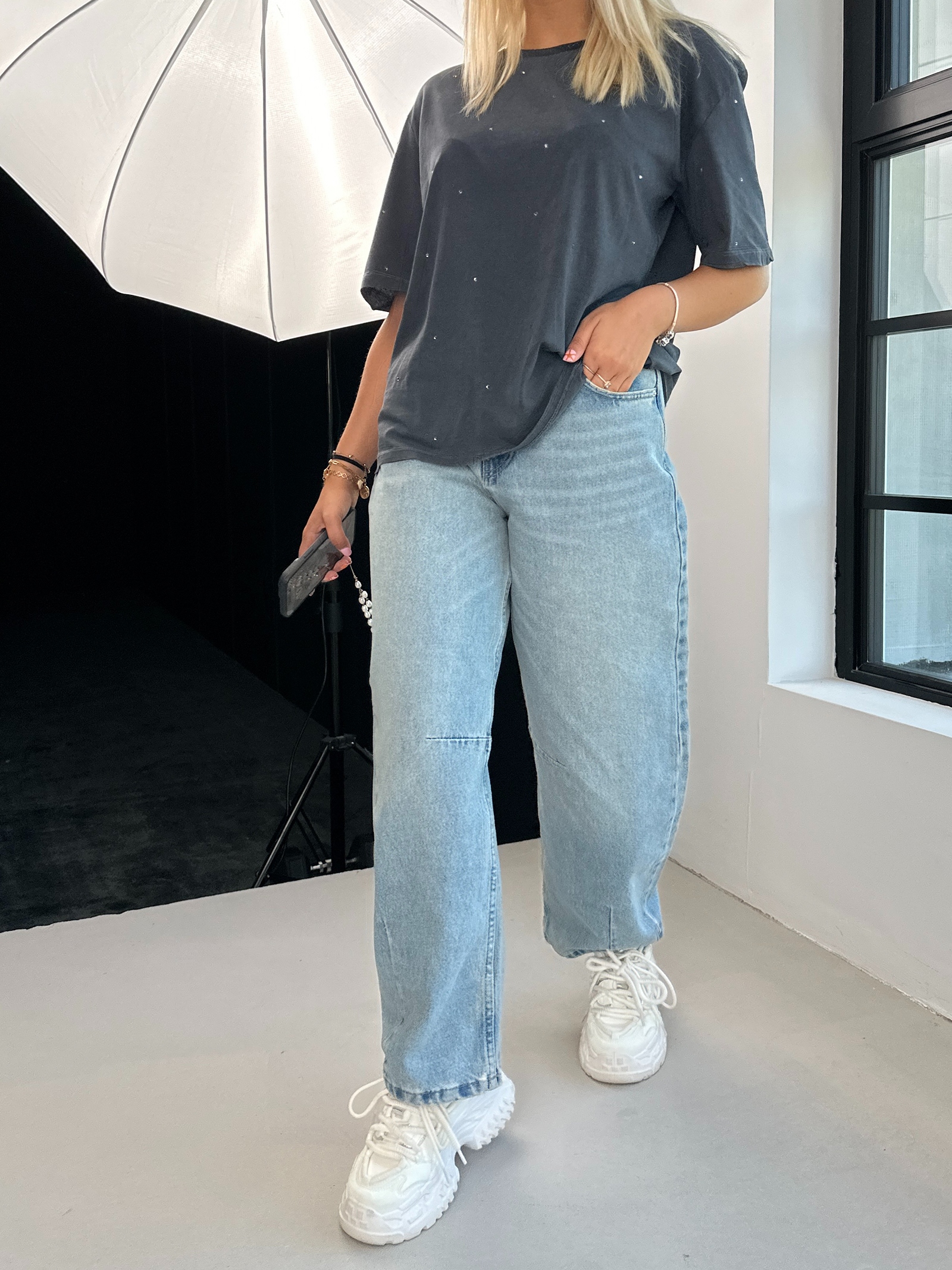 T-shirt dekatyzowany z cyrkoniami Berbo grafitowy