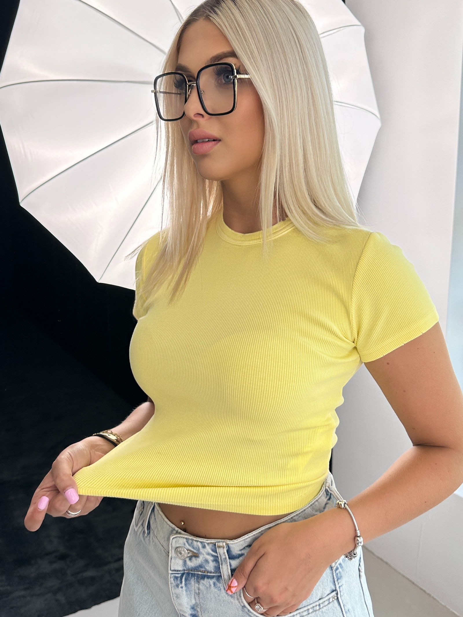 T-shirt prążkowany Mellody żółty