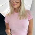 T-shirt prążkowany Mellody pudrowy