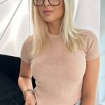 T-shirt prążkowany Mellody beżowy