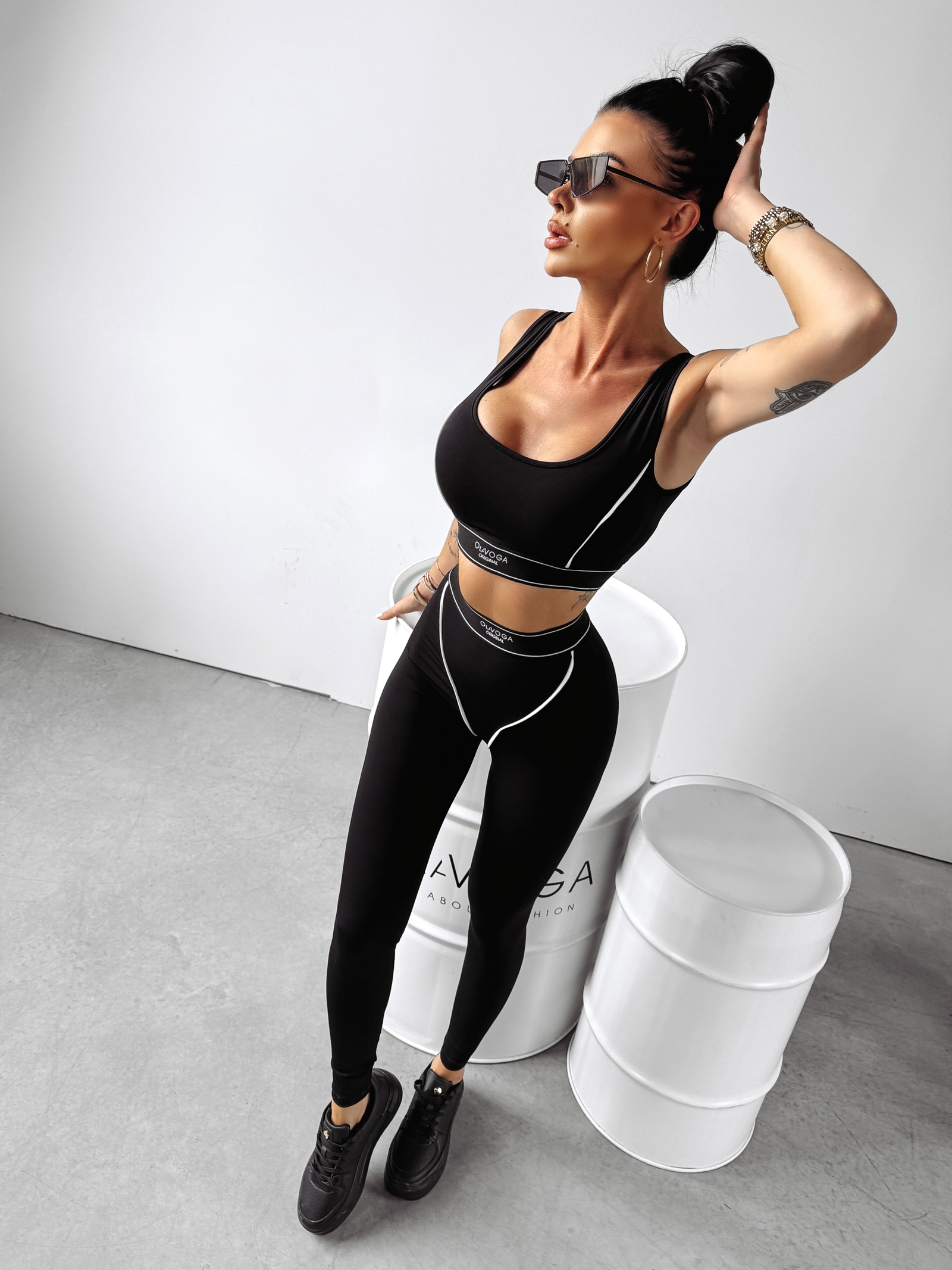 Komplet przylegający FEMME OLAVOGA czarny