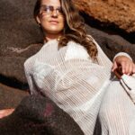 Sukienka wakacyjna ażurowa Mykhos beżowa