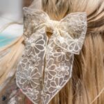 Spinka kokarda Lili koronkowa ecru