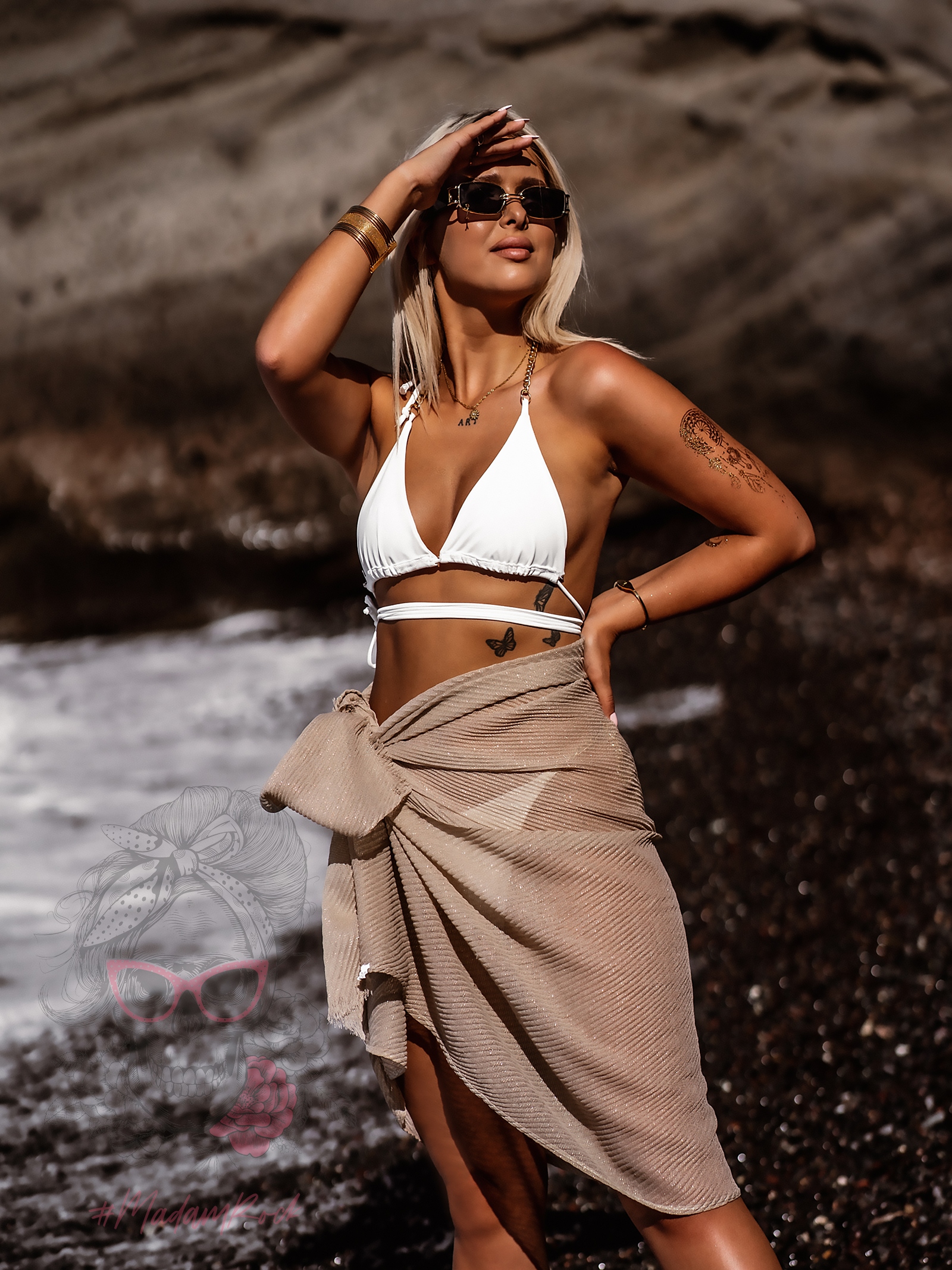 Chusta wakacyjna ze złotą nitką Oear c. beż