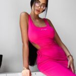 Sukienka midi z wycięciami Selima Ola Voga amarantowa