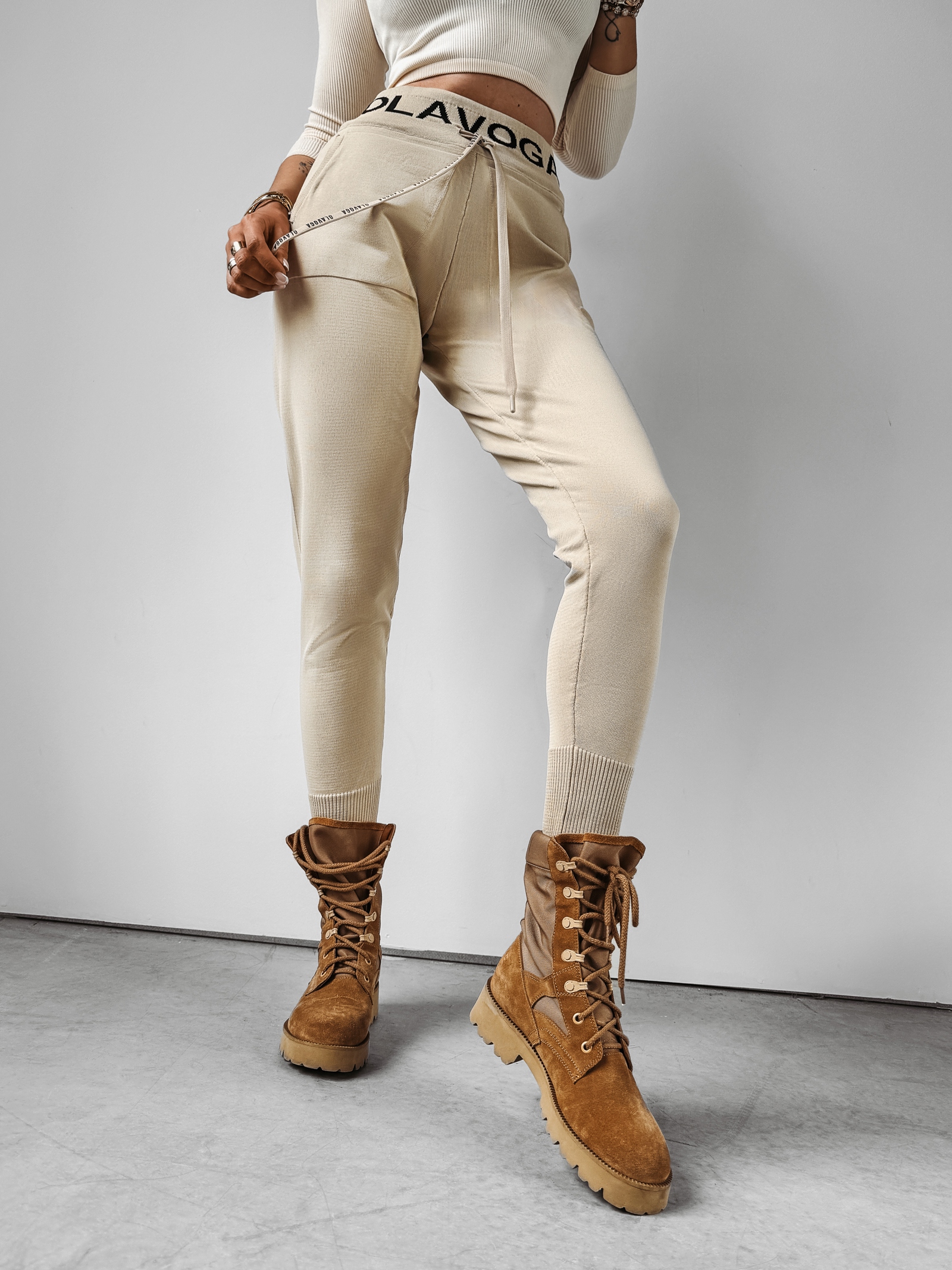 Spodnie dzianinowe SACHET OLAVOGA beżowe Spodnie dzianinowe SACHET OLAVOGA beżowe