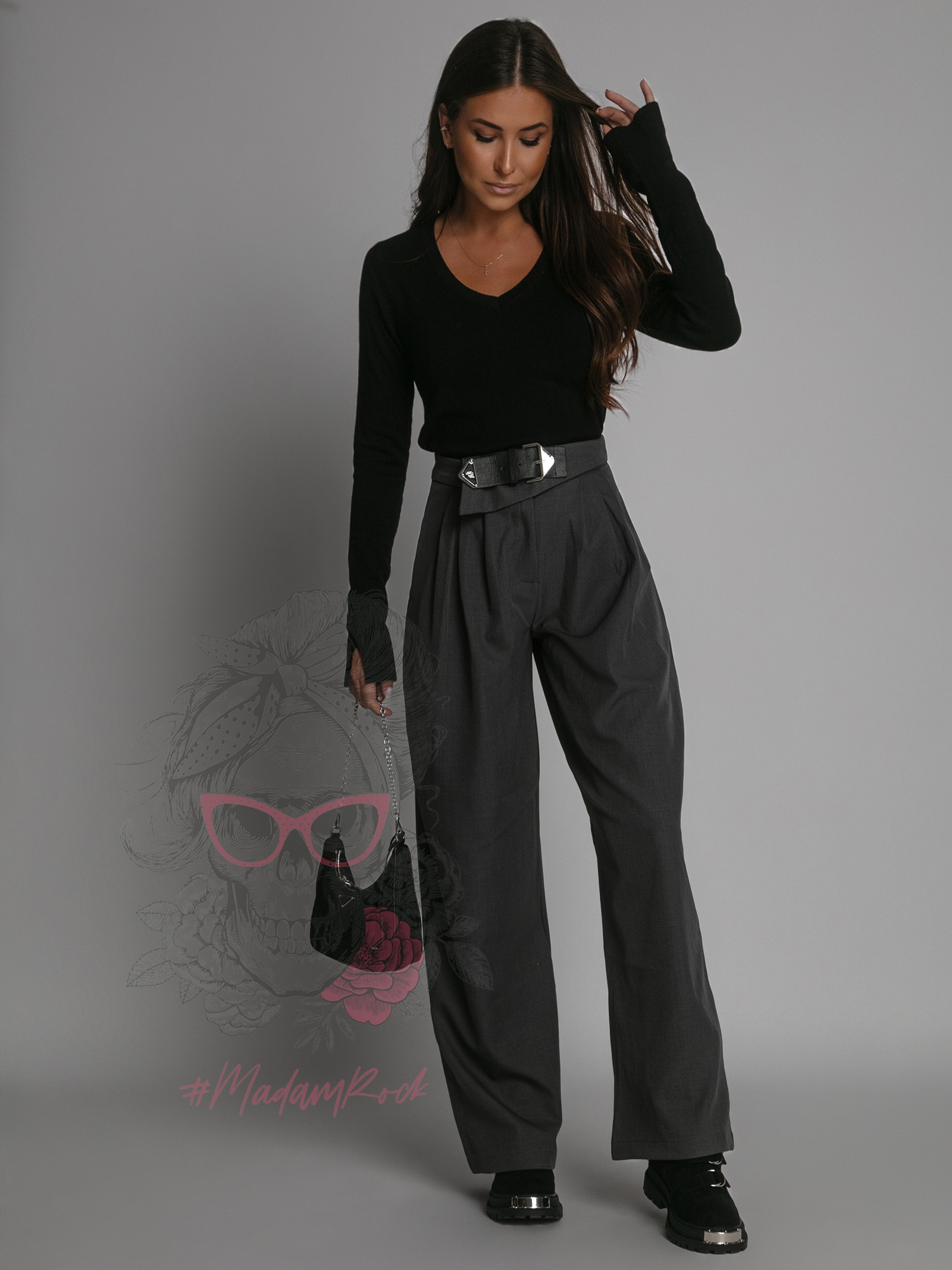 Sweterek klasyczny Tini czarny