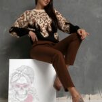 Sweterek w panterkę Detes czarny