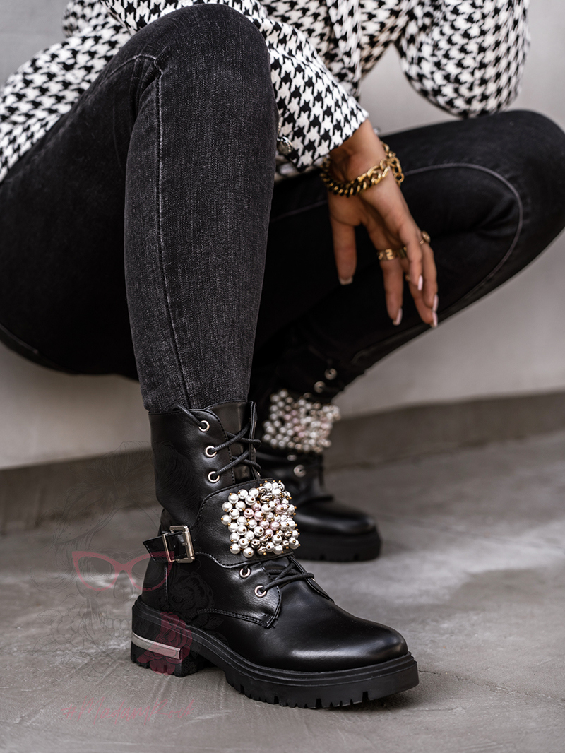 Workery z perłami Madam Delli czarne