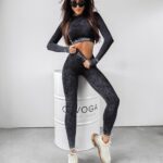 Komplet dopasowany sportowy MEG OLAVOGA czarny dekatyzowany