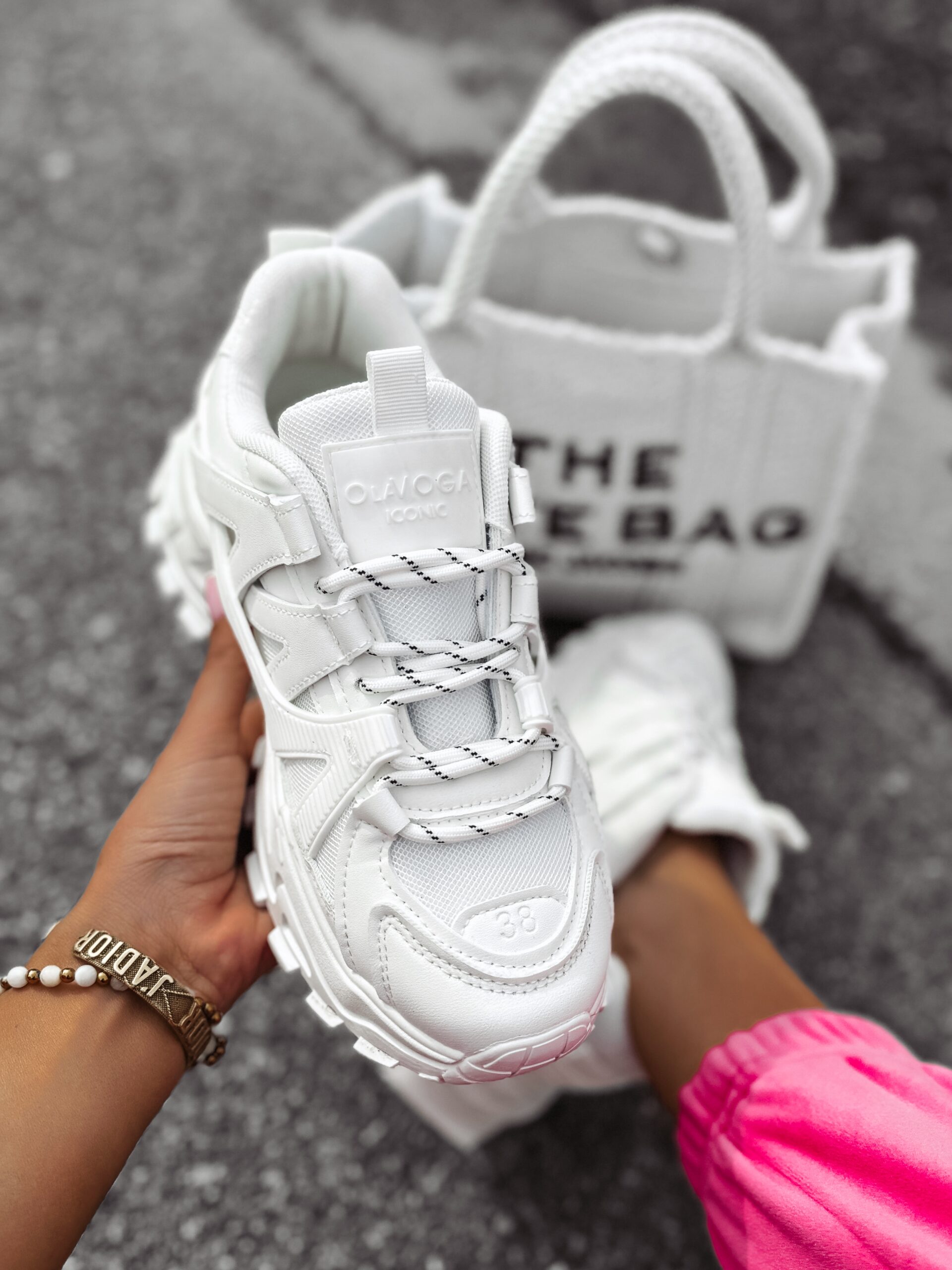 Buty sportowe damskie ICONIC OLAVOGA białe