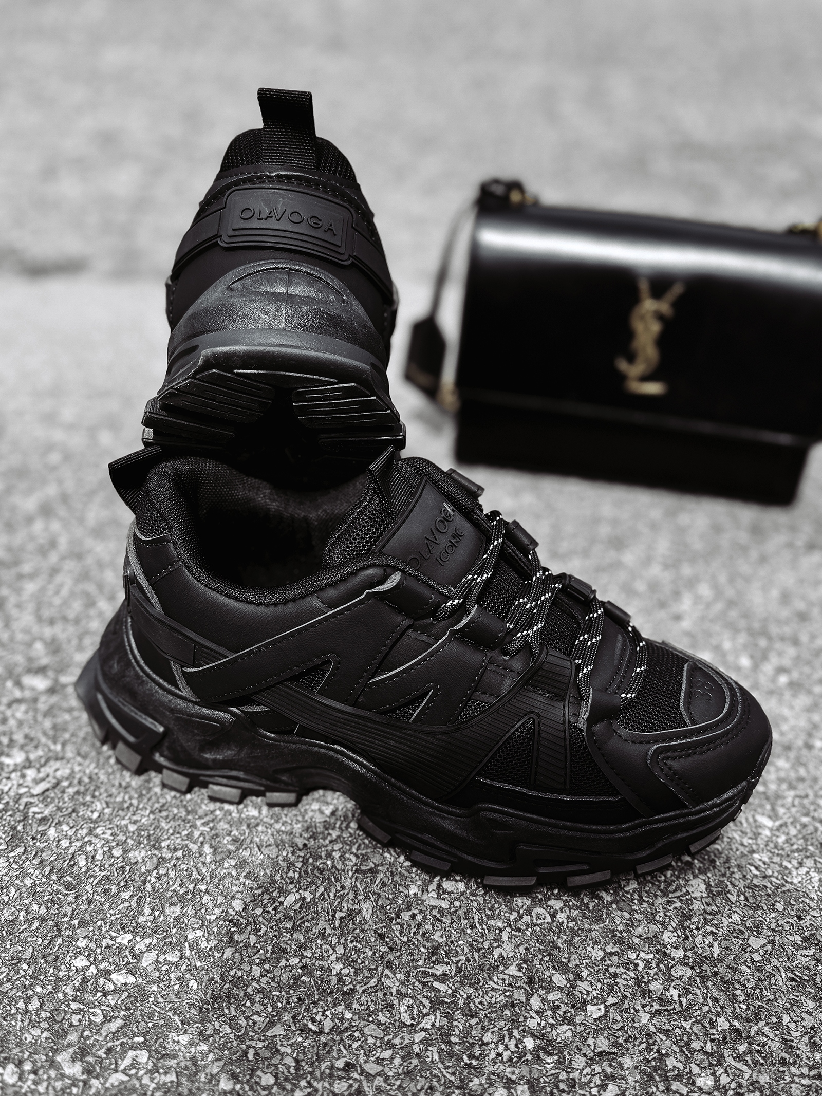 Buty sportowe damskie ICONIC OLAVOGA czarne