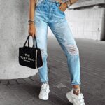 Spodnie przecierane mom jeans MESS OLAVOGA jasnoniebieskie