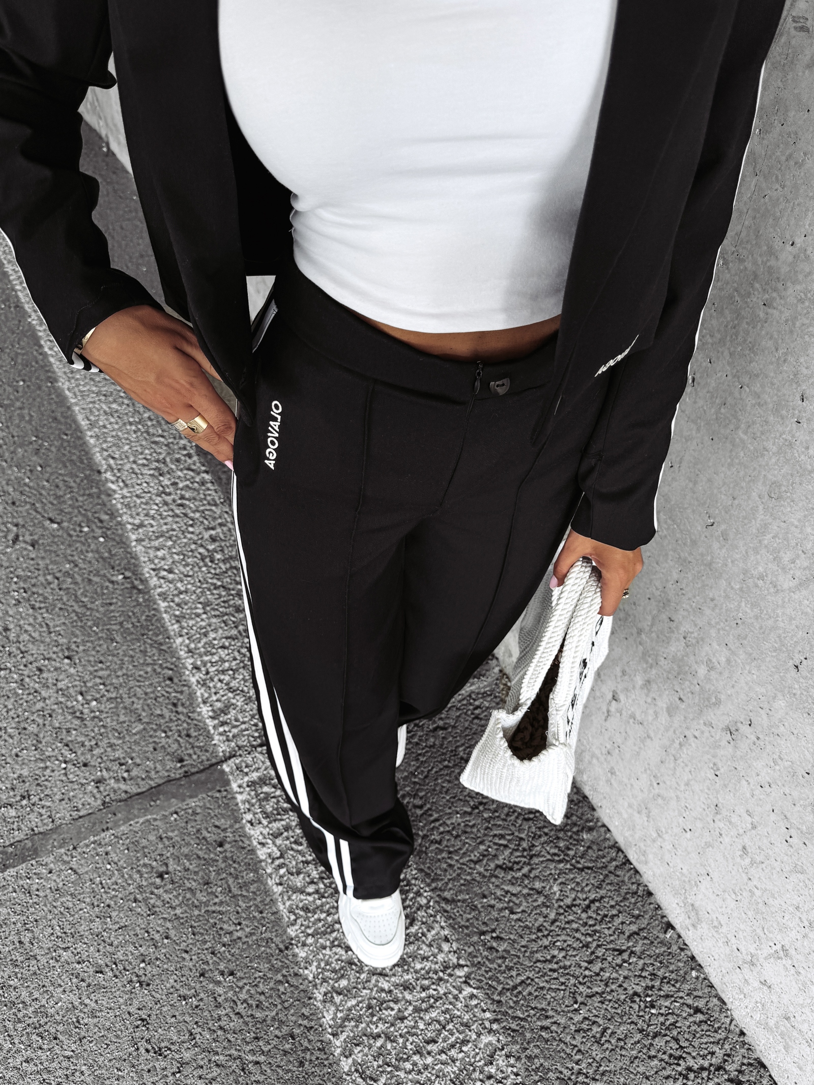 Spodnie eleganckie z lampasem VALOUR OLAVOGA czarne