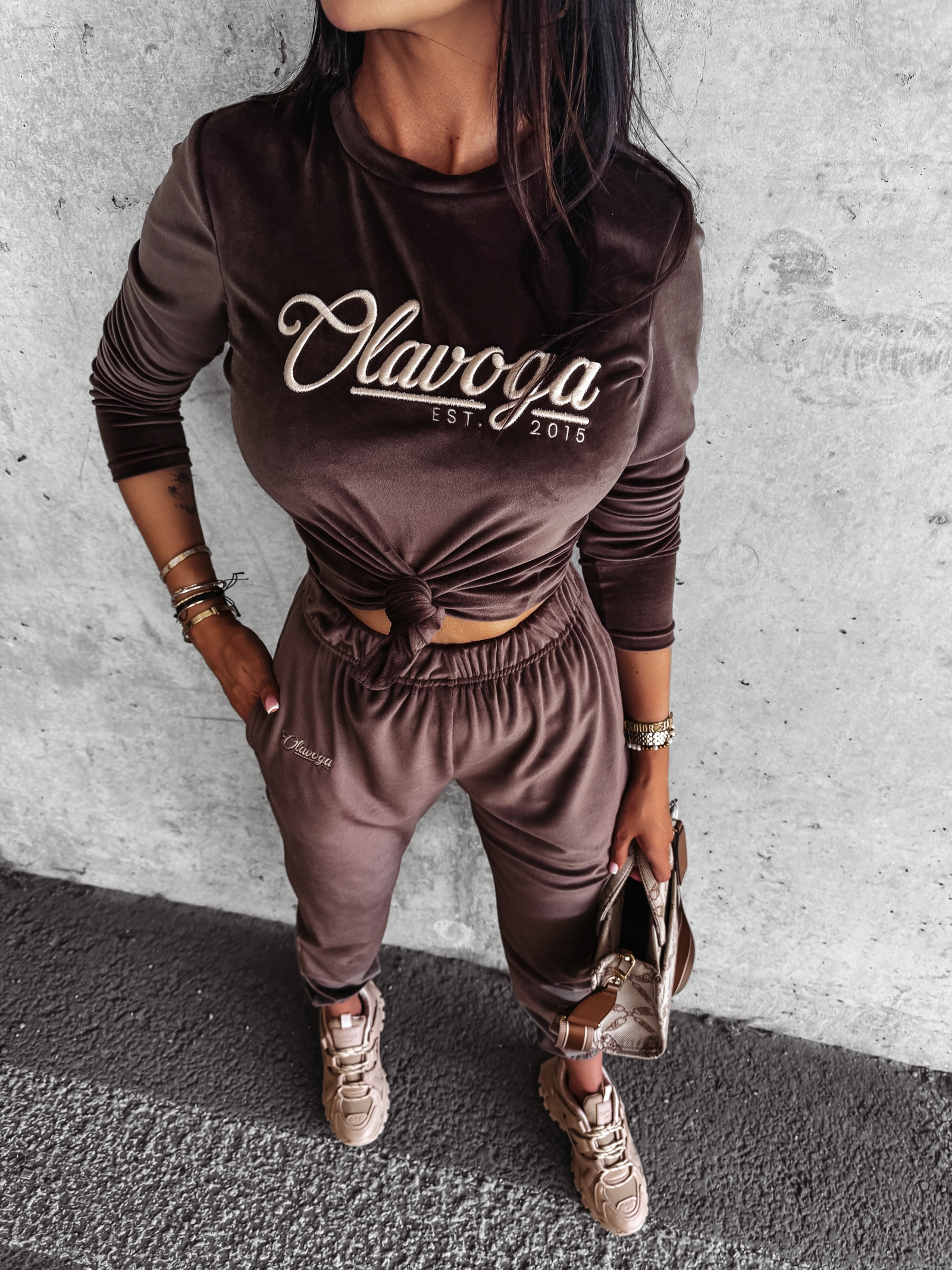 Dres damski welurowy SOULMATE OLAVOGA brązowy