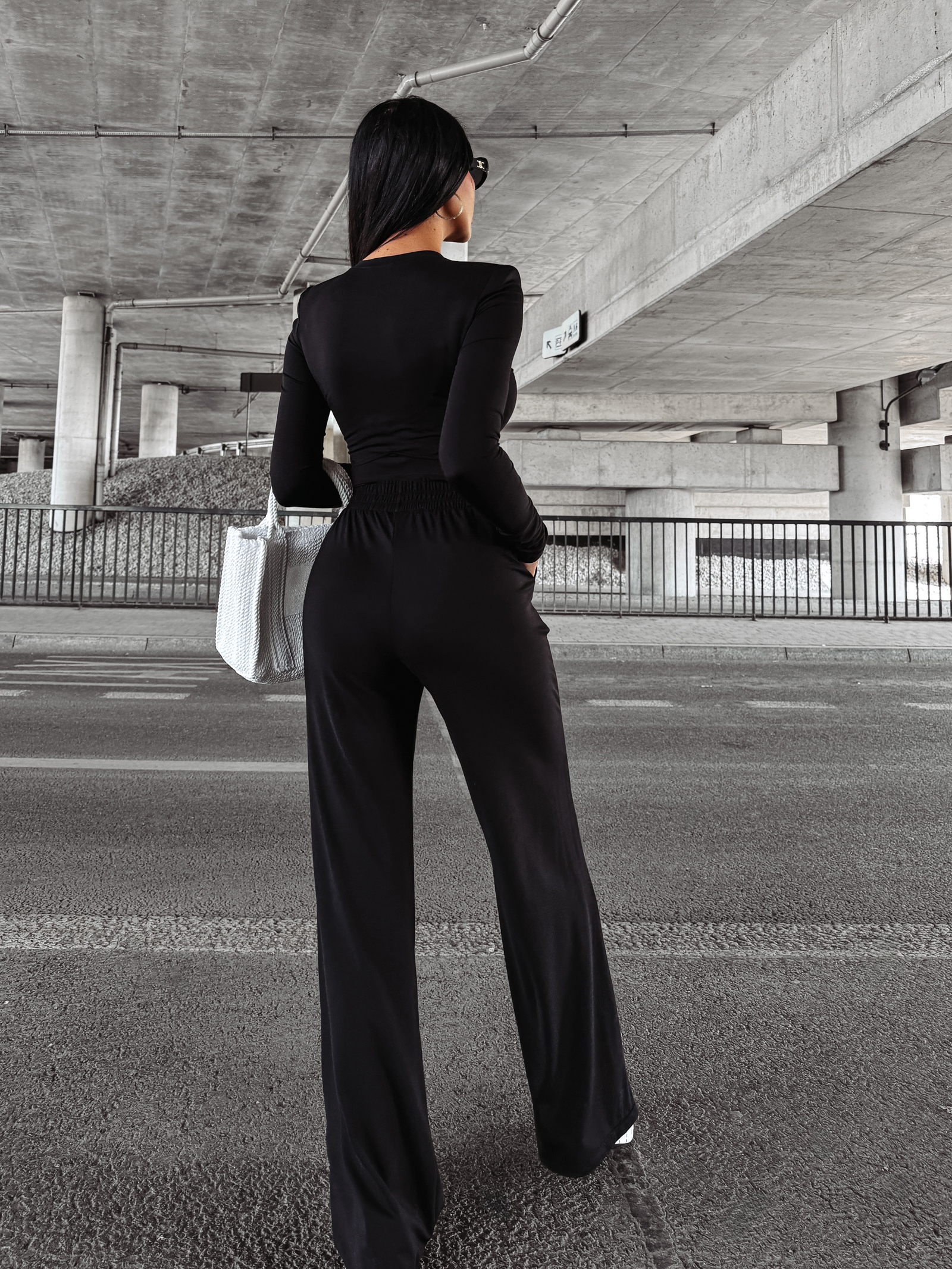 Komplet casualowy damski ARABELA OLAVOGA czarny Komplet casualowy damski ARABELA OLAVOGA czarny