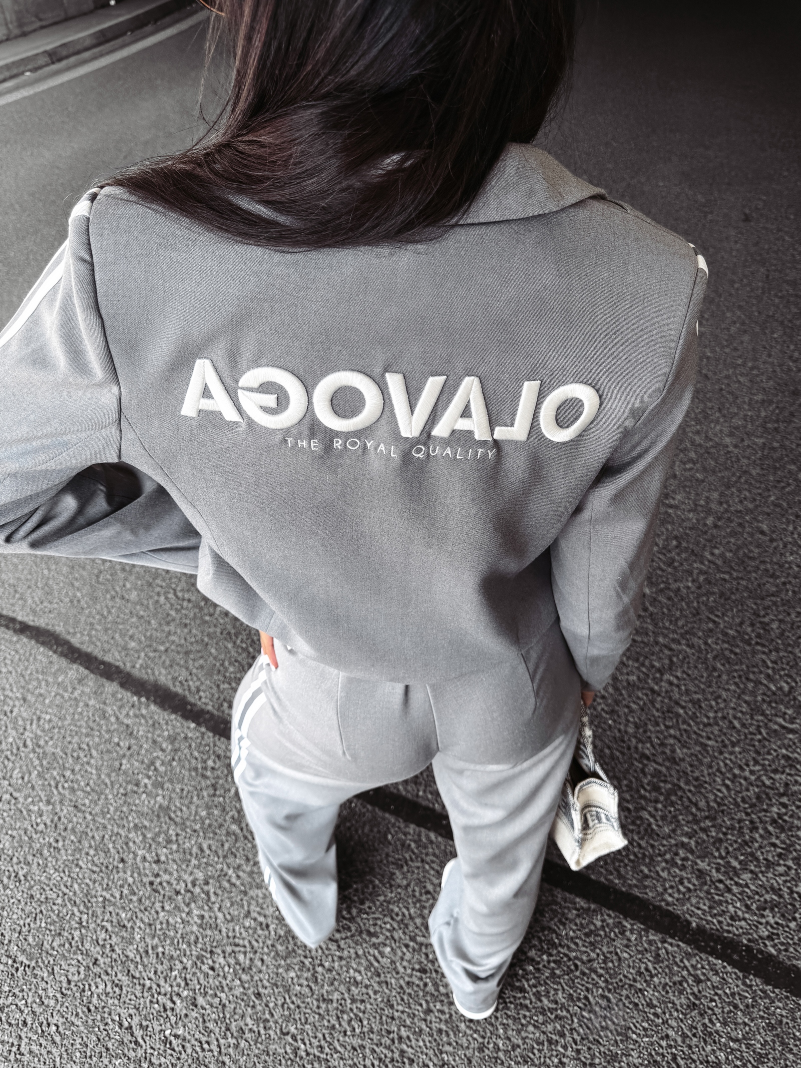 Marynarka krótka z lampasami HEATHER OLAVOGA szara