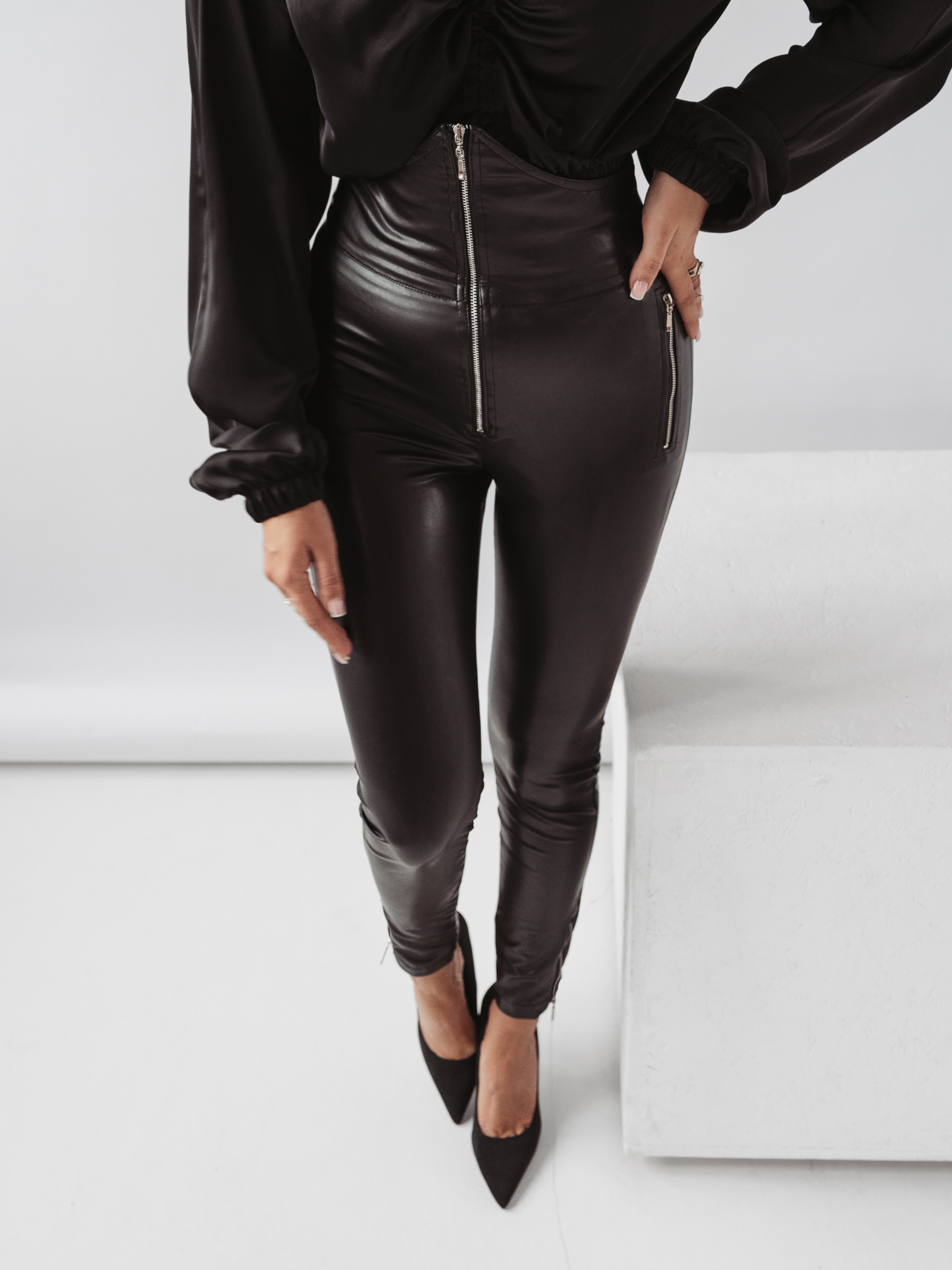 Spodnie z suwakami SILVER ZIPPERS OLAVOGA czarne