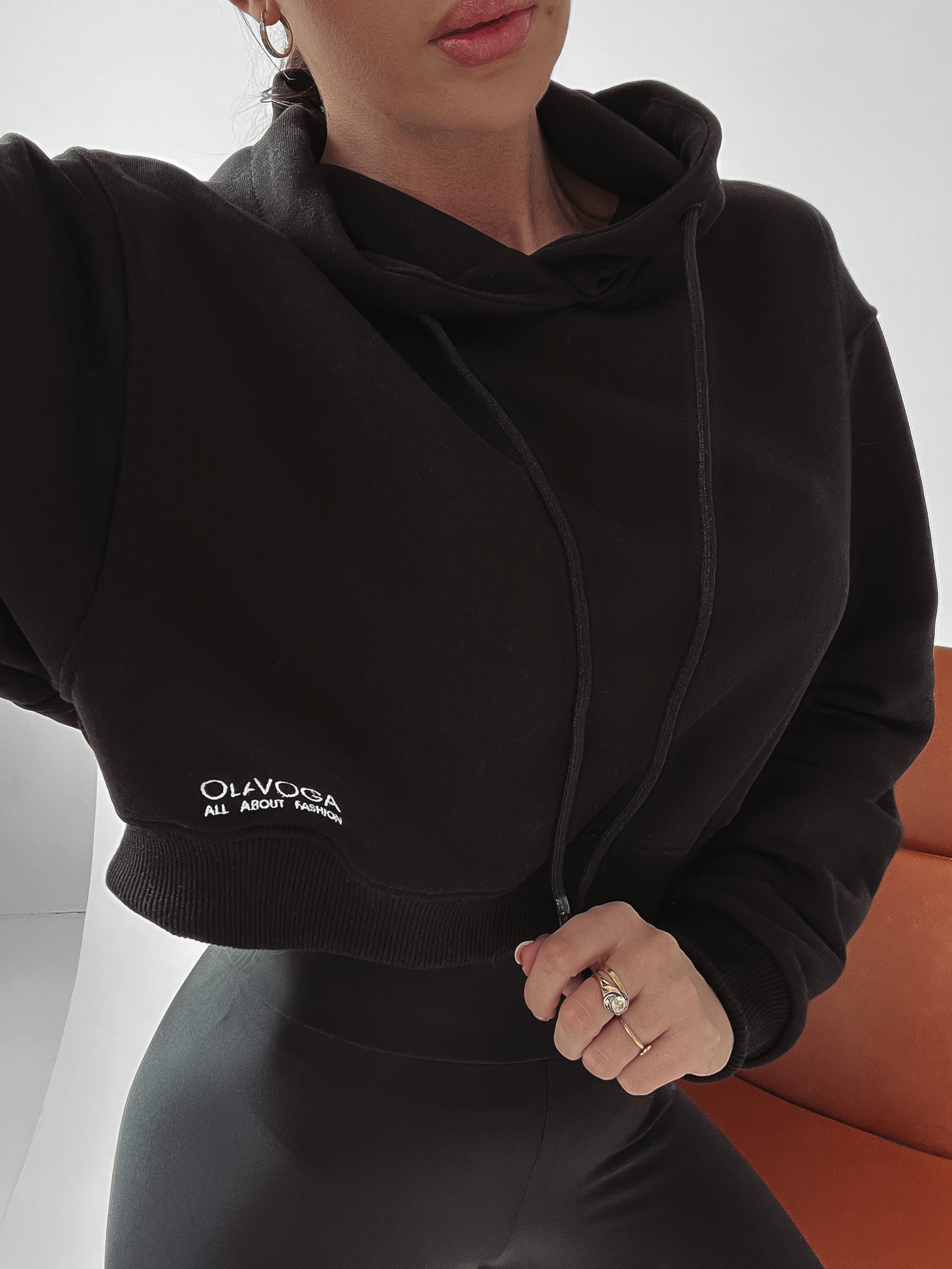 Bluza z kapturem LYRA OLAVOGA czarna Bluza z kapturem LYRA OLAVOGA czarna