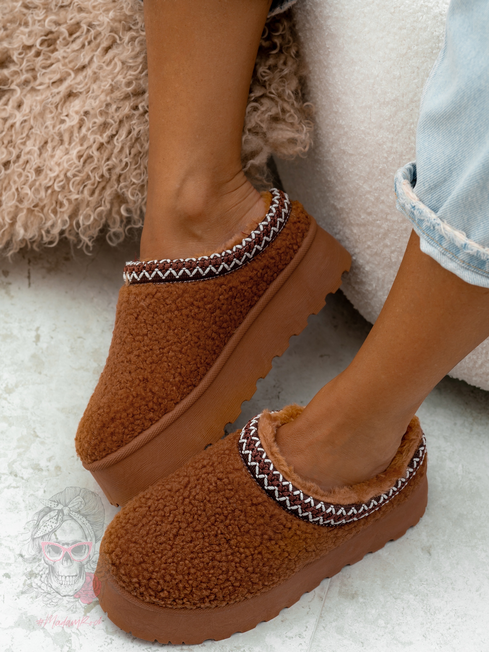 Botki odkryte z baranka Madam Solp karmelowe