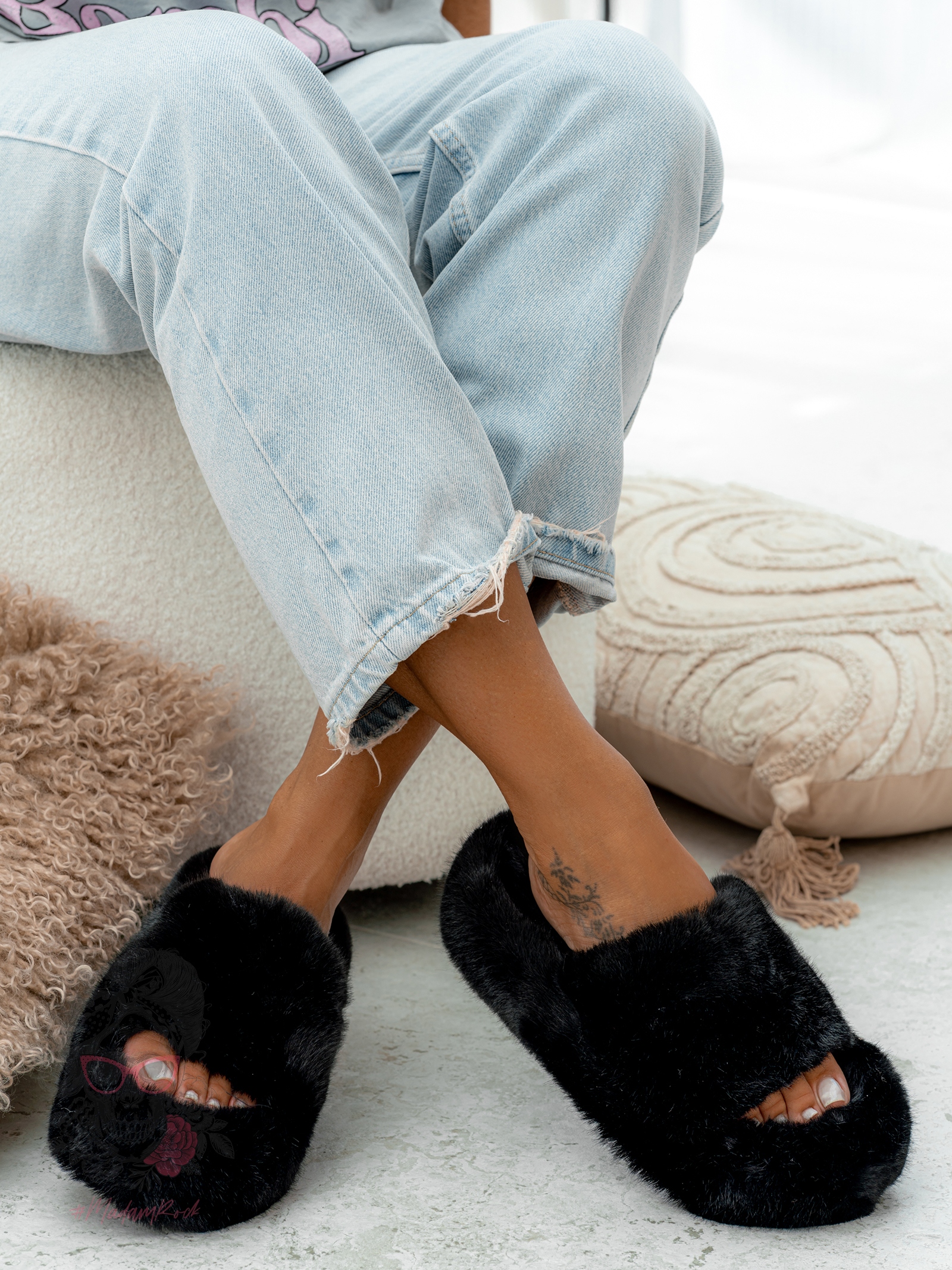 Klapki futrzane Madam Eptu czarne