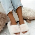 Klapki futrzane Madam Eptu śmietanowy beż