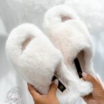 Klapki futrzane Madam Eptu śmietanowy beż