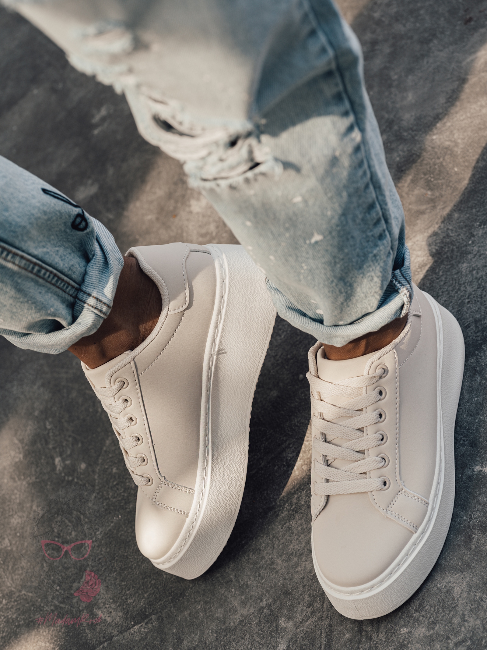 Buty sportowe na platformie Madam Goue beżowe