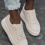 Buty sportowe na platformie Madam Goue beżowe