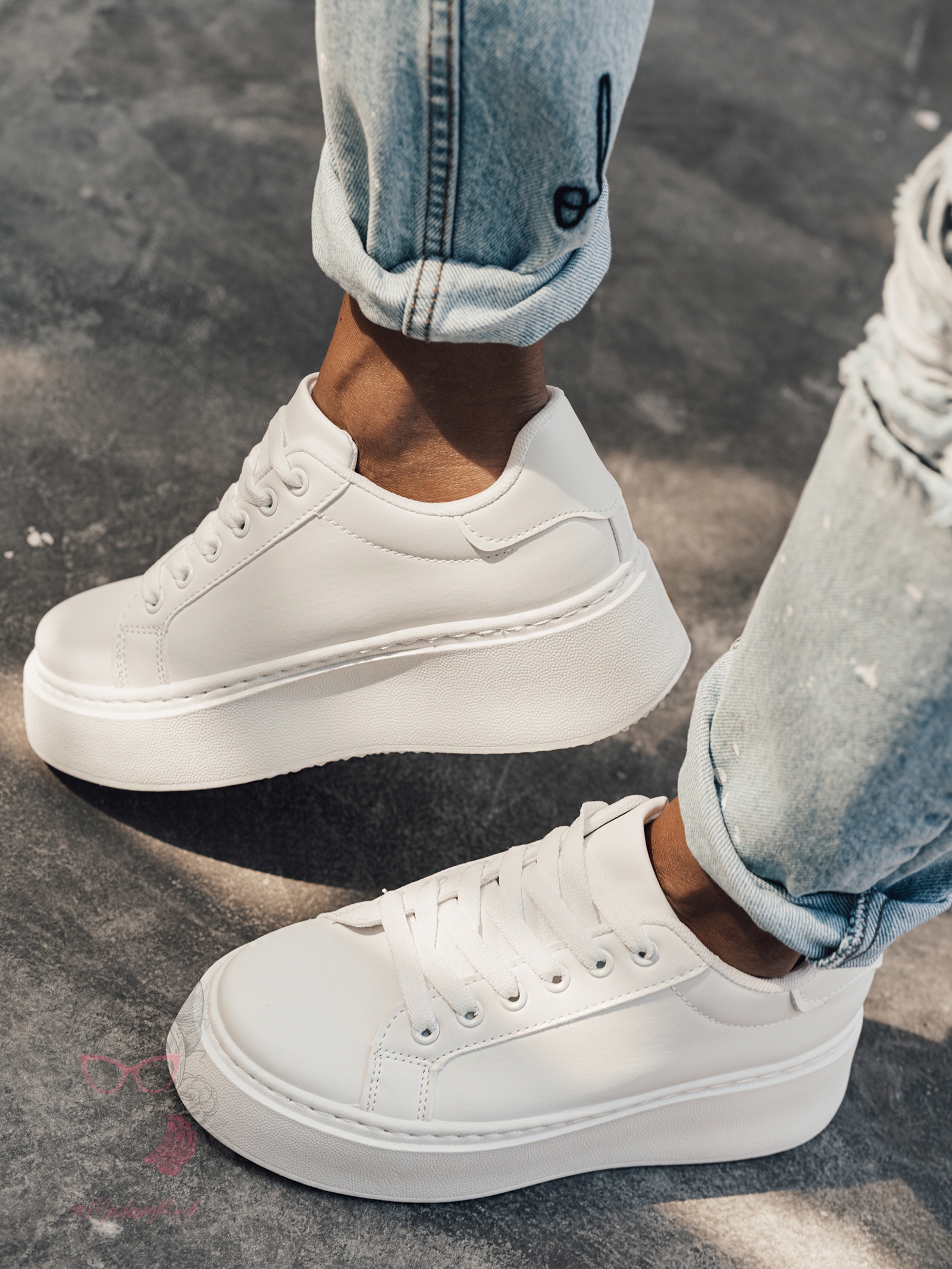 Buty sportowe na platformie Madam Goue białe