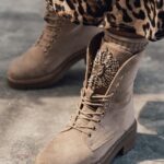 Workery zamszowe z cyrkoniami Rock Rocoro beżowe