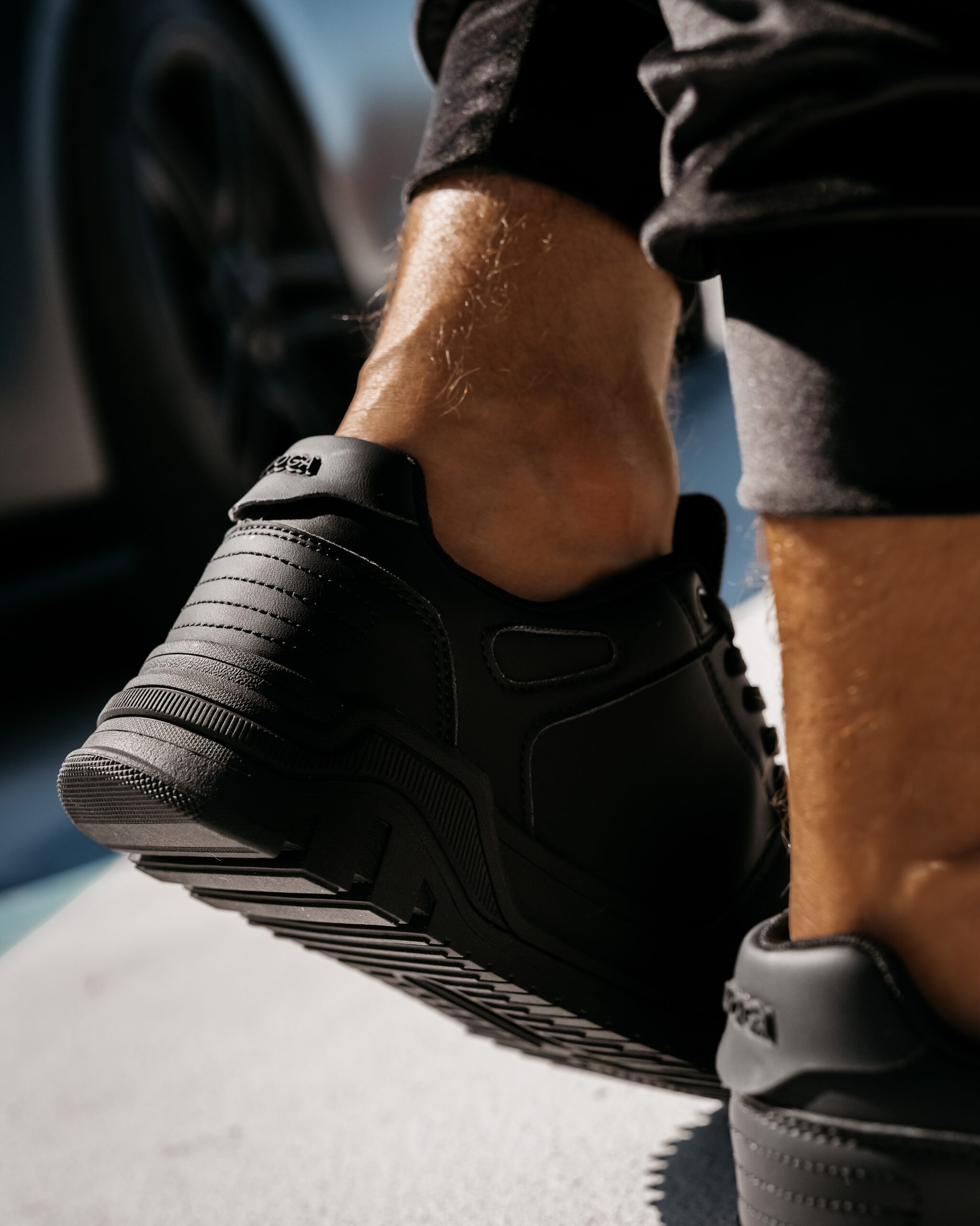 Buty sportowe sneakersy męskie GTX OLAVOGA czarne