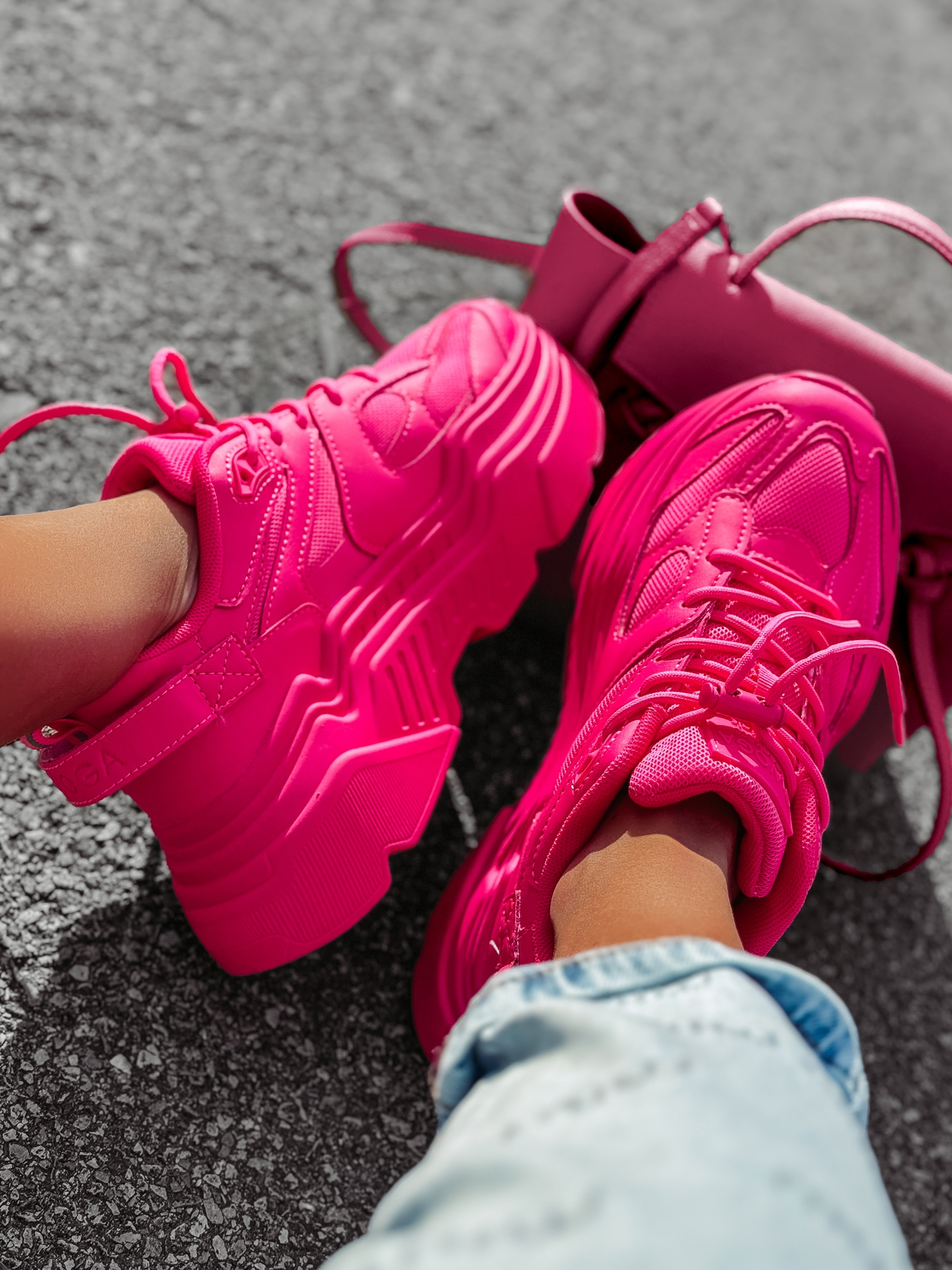 Buty sportowe damskie DIVISION OLAVOGA fuksja