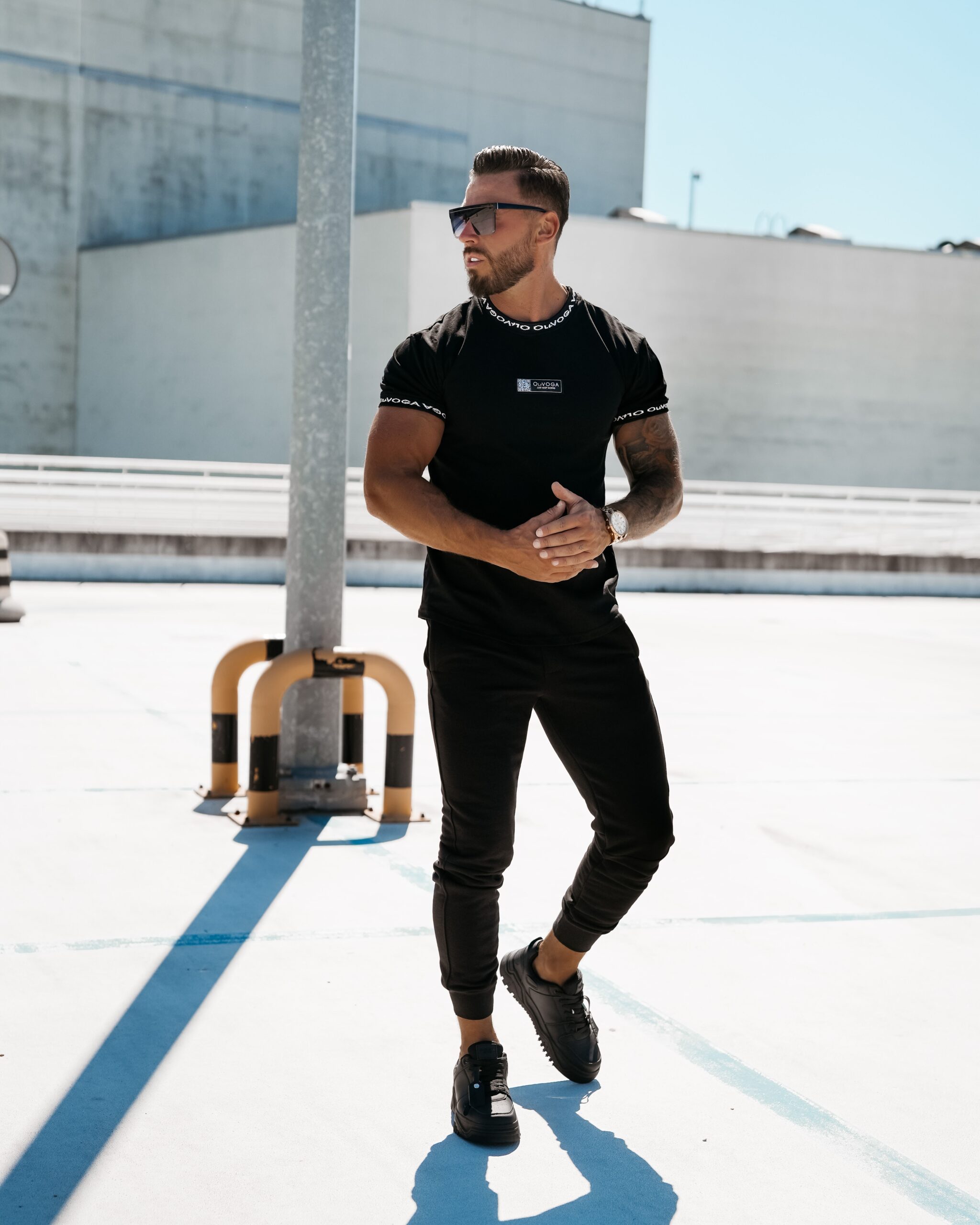 T-shirt męski klasyczny slim fit EMMET OLAVOGA czarny