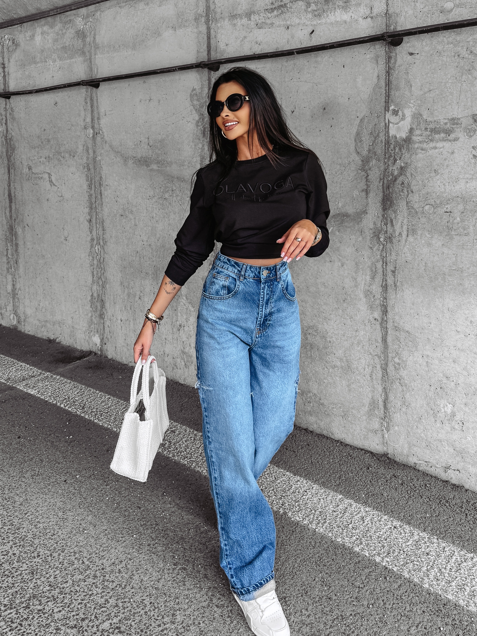 Bluza prosta oversize MERGER OLAVOGA czarna