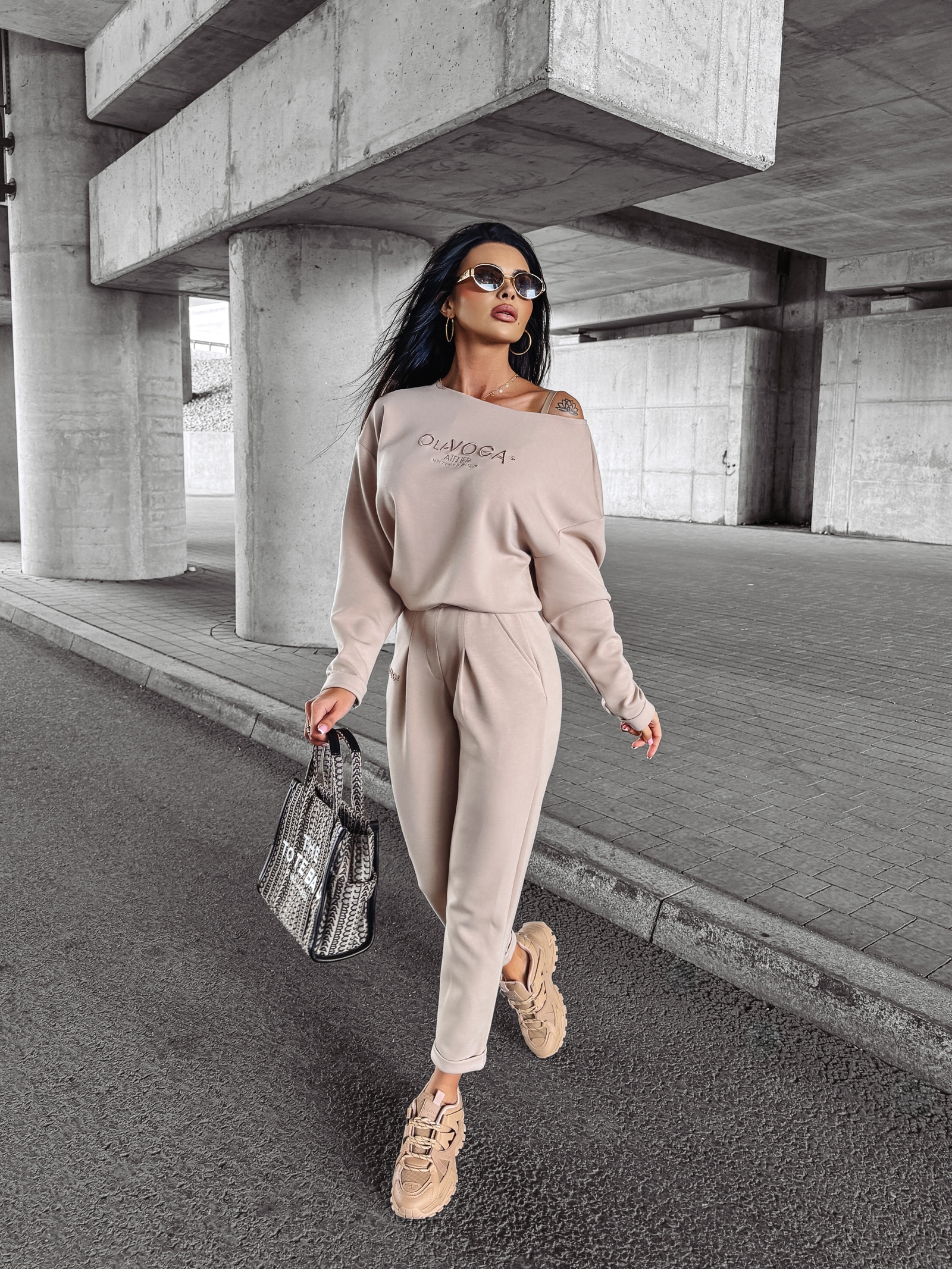 Komplet damski casualowy BONITA OLAVOGA beżowy