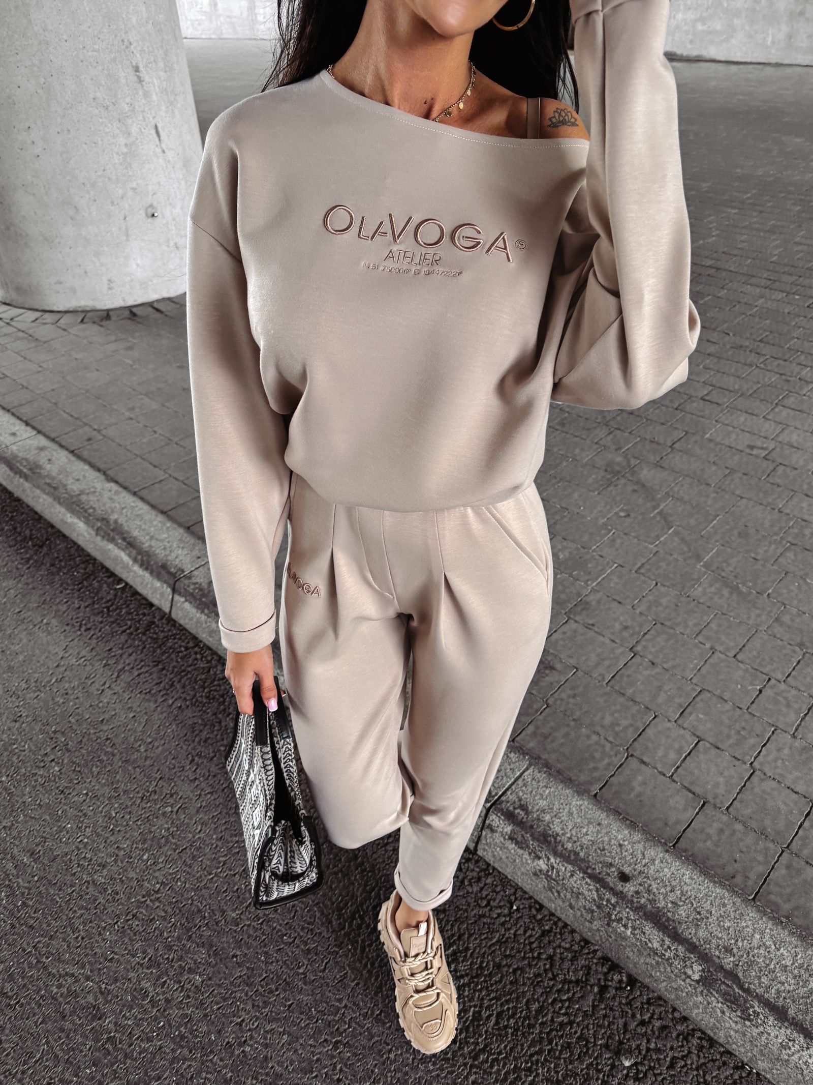 Komplet damski casualowy BONITA OLAVOGA beżowy