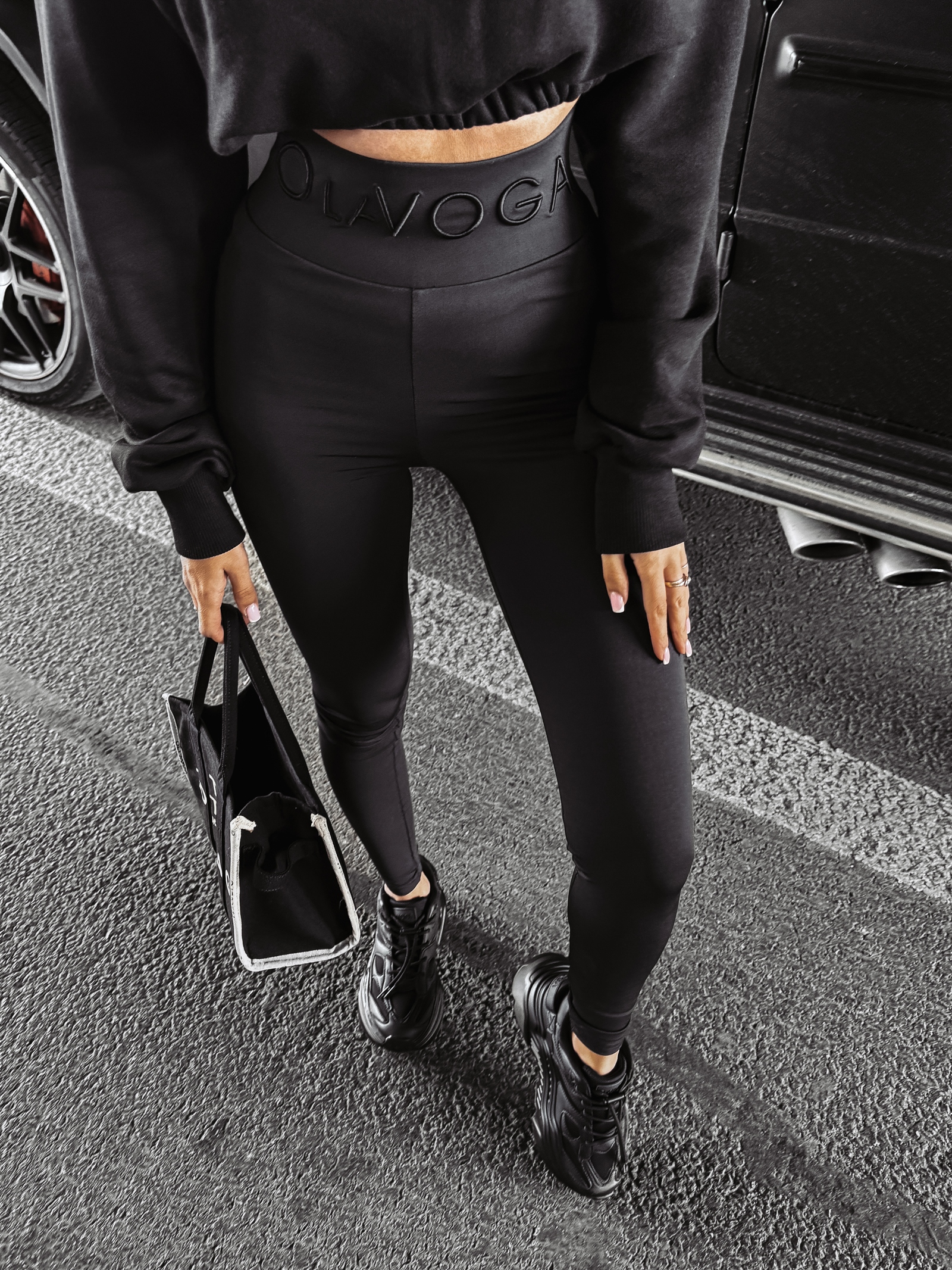 Legginsy wyszczuplające elastyczne LEAF OLAVOGA czarne