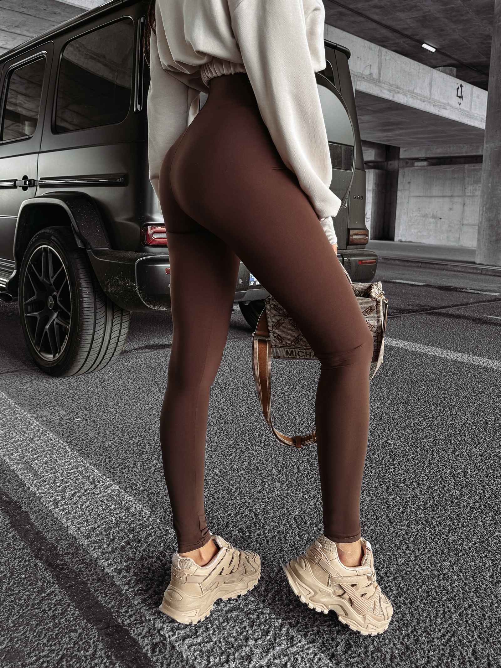 Legginsy wyszczuplające elastyczne LEAF OLAVOGA brązowe