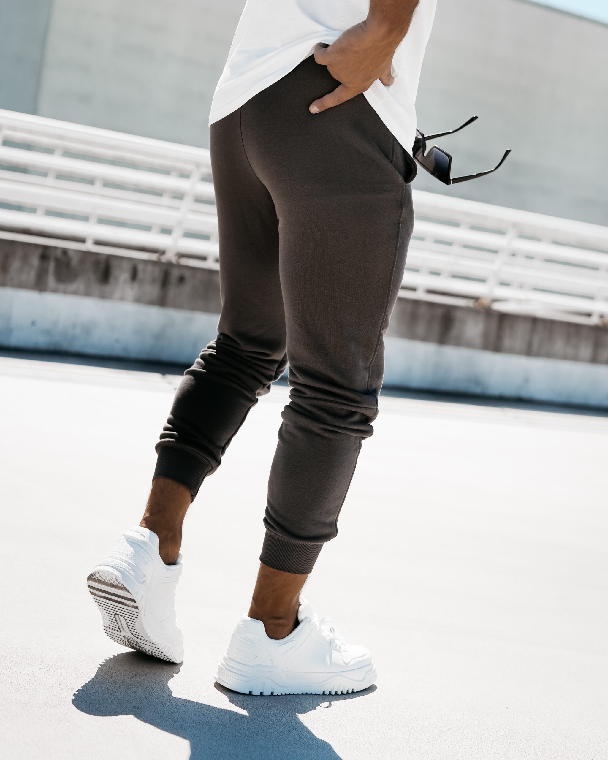 Spodnie dresowe męskie REVERS OLAVOGA grafitowe