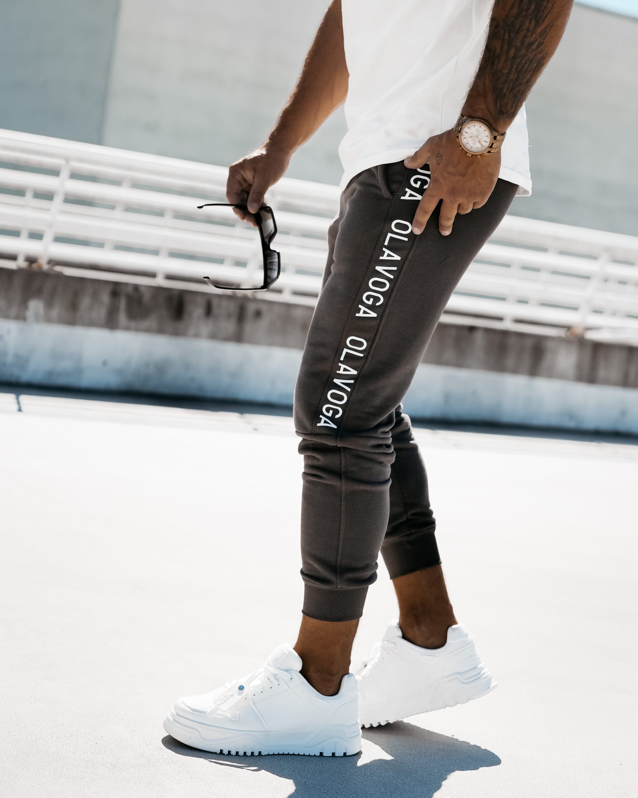 Spodnie dresowe męskie REVERS OLAVOGA grafitowe