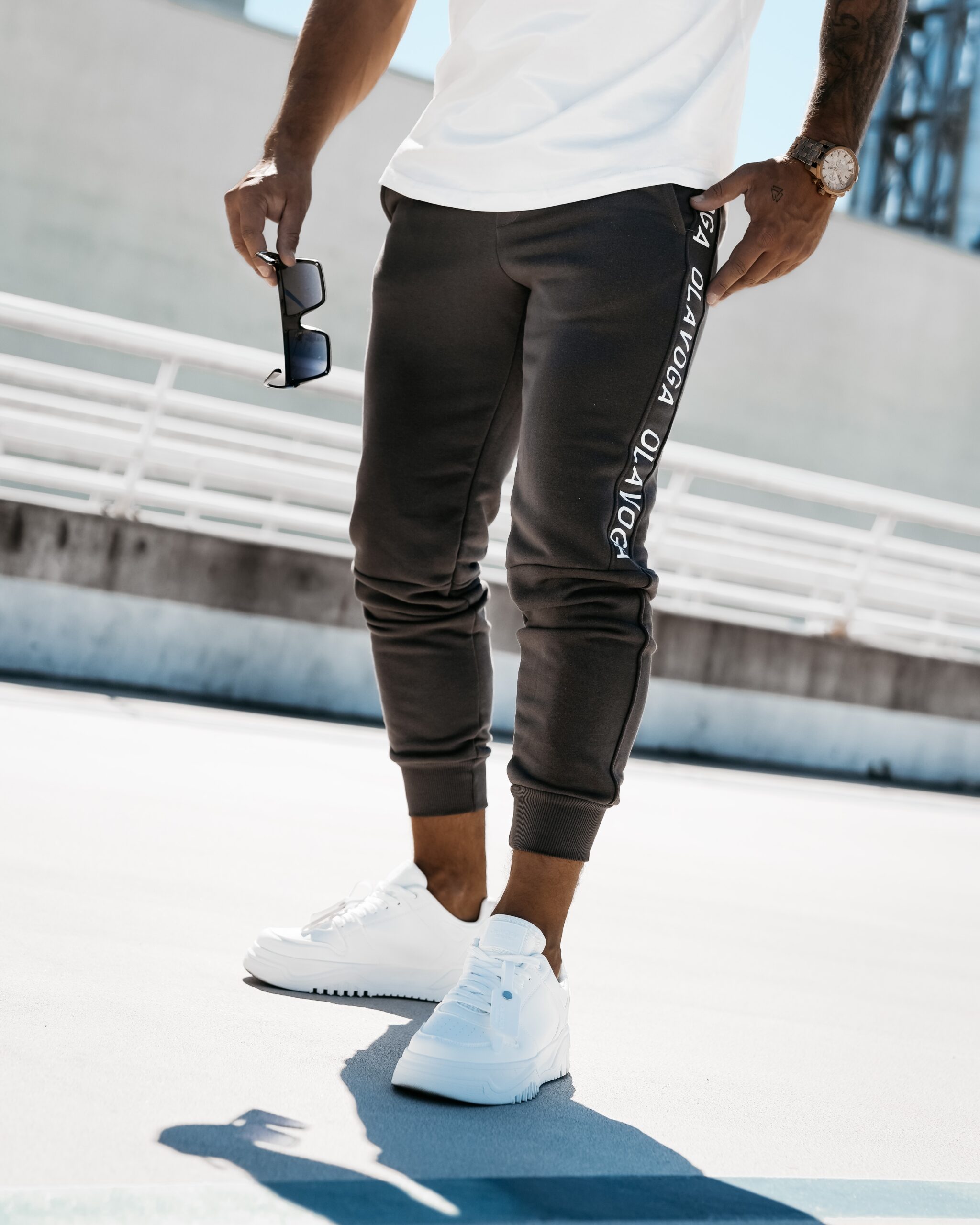 Spodnie dresowe męskie REVERS OLAVOGA grafitowe