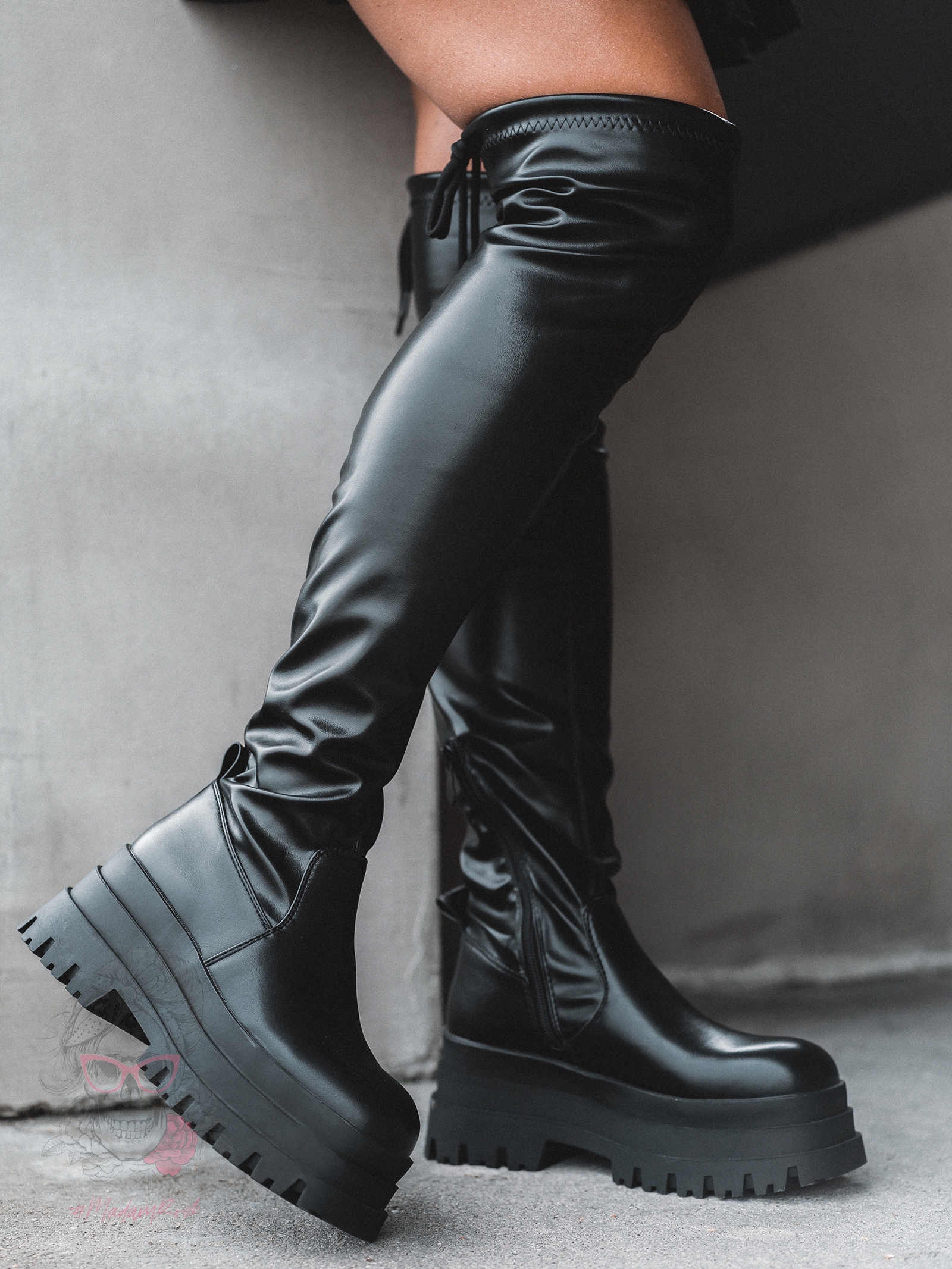 Kozaki matowe na grubej podeszwie Rock Suro czarne