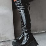 Kozaki lakierowane na grubej podeszwie Rock Suro czarne